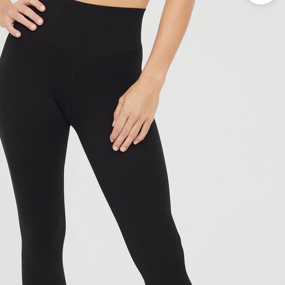Aerie high waisted leggings in black - Picture 1 of 4